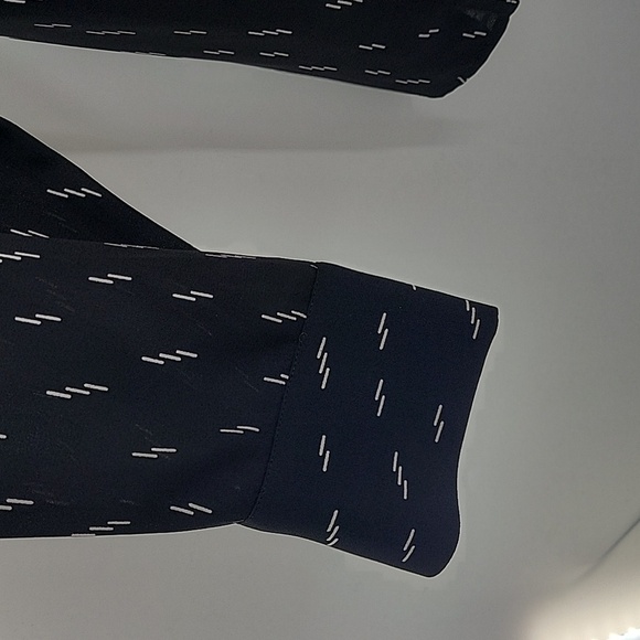 Chelsea & Theodore Black Blouse with White Pattern NWT - Picture 7 of 15